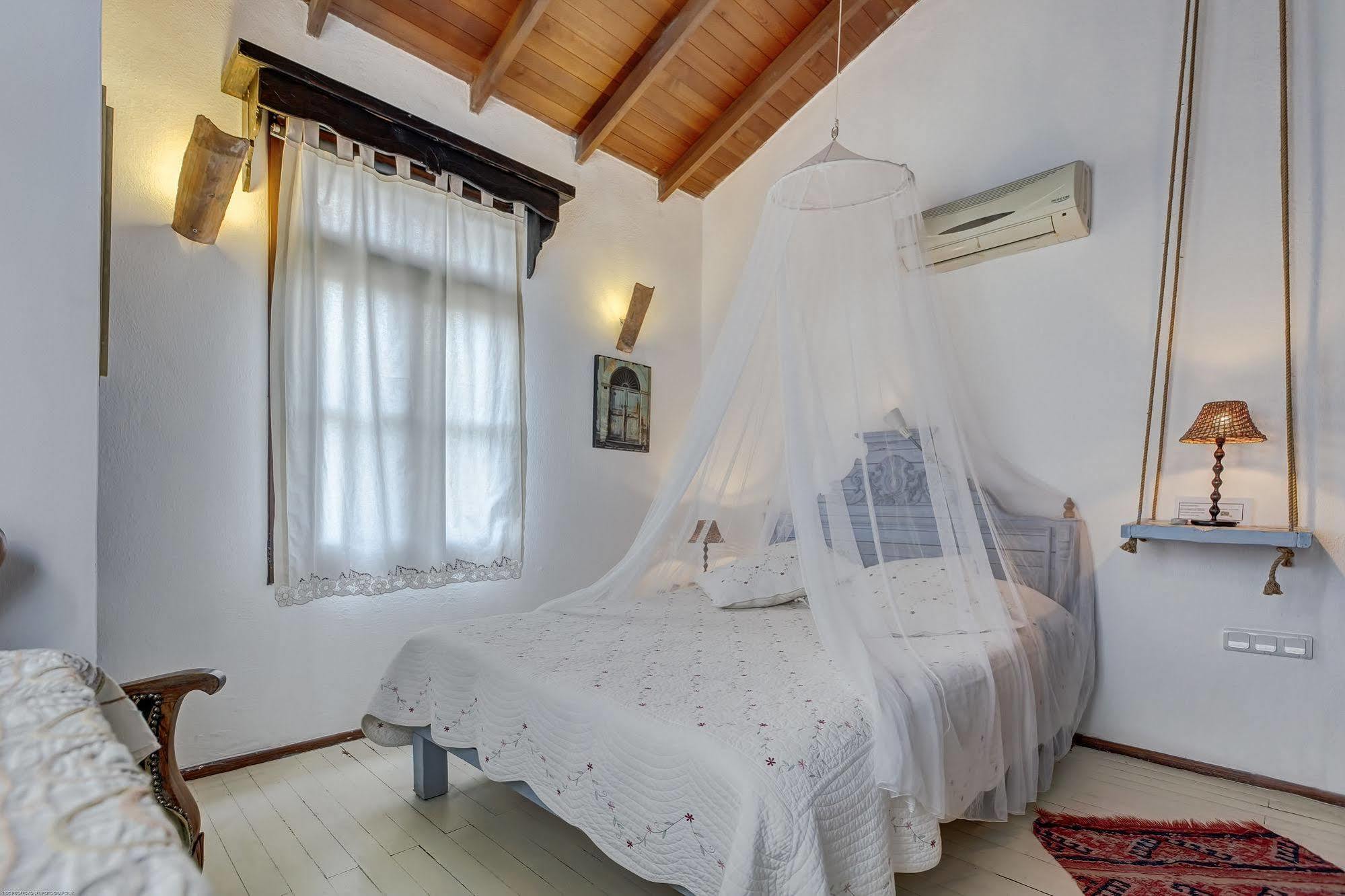 Retro Butik Otel (Adults Only) Çeşme Exteriör bild