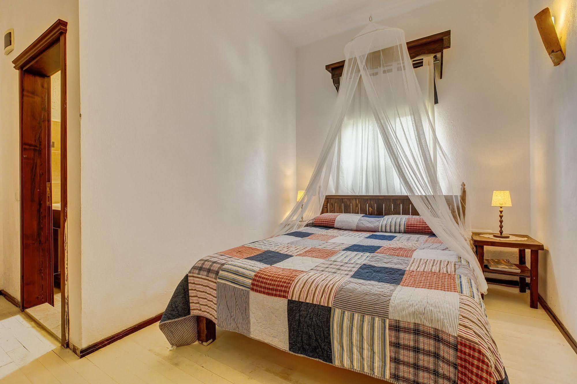 Retro Butik Otel (Adults Only) Çeşme Exteriör bild